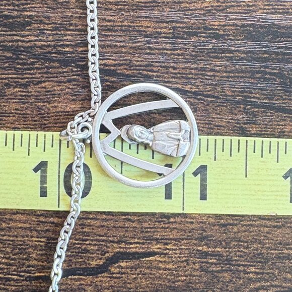 VTG Sterling Silver 925 Mother Mary Circle Pendant Necklace Size 18.5" Length - Picture 10 of 13